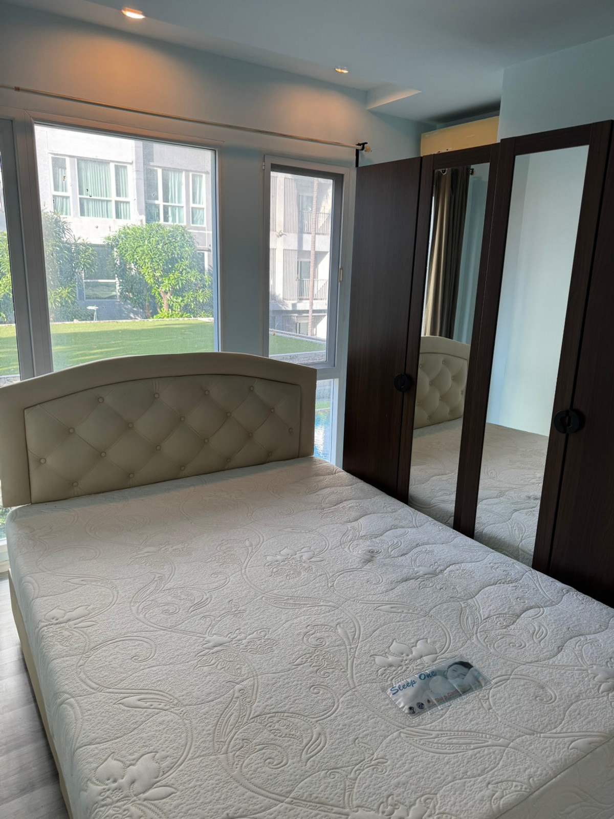 For SaleCondoBang Sue, Wong Sawang, Tao Pun : 🌟 Condo in a good location, The Key Prachachuen, its worth living by yourself. Easy to rent, near Dhurakij Pundit University (DPU).