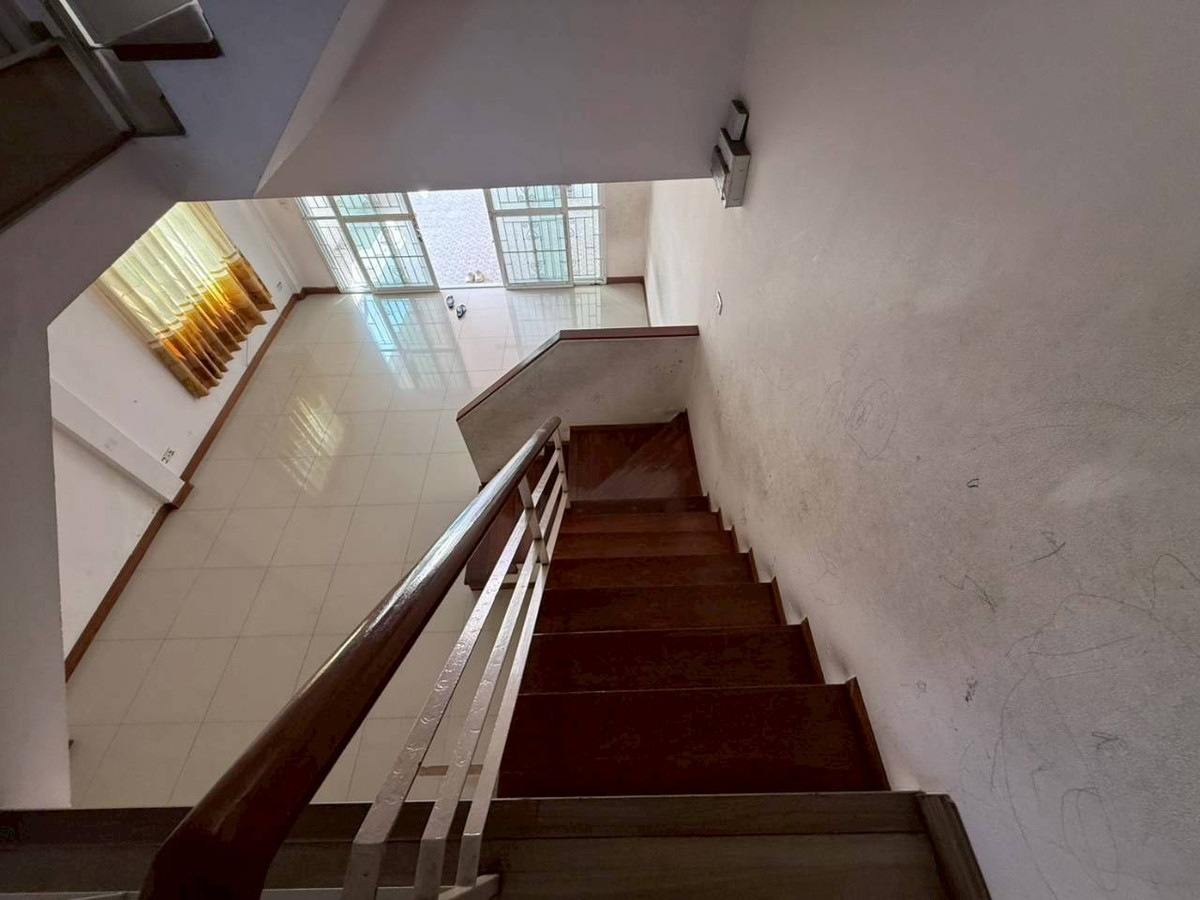 For SaleTownhomeNawamin, Ramindra : Townhouse for sale Montienthip Village, Khubon 1 (Baan Montaintip), corner house near the BTS. Ramintra Station Km.9