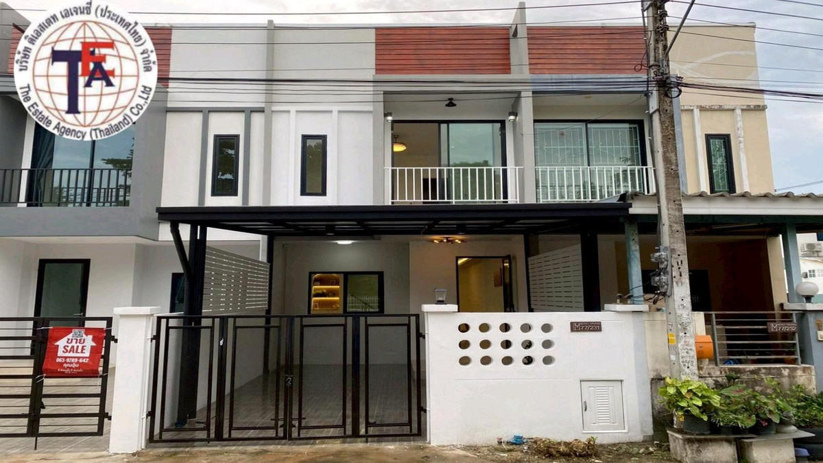 For SaleTownhomeVipawadee, Don Mueang, Lak Si : 2-storey townhouse for sale, Merlit Grand Village, Thet Ratchan, Don Mueang, Sikan, Red Skytrain, Rangsit Village, Srisamarn, Don Mueang Airport, Tha Mai Market, Vibhavadi Hospital. Phramongkutklao Hospital Khlong Ban Mai Temple Wat Don Mueang Phra Aram L