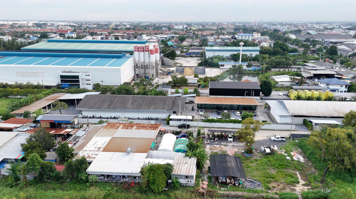ขายโรงงานปทุมธานี รังสิต ธรรมศาสตร์ : ขายที่ดินพร้อมโรงงาน โกดัง และสำนักงาน — ทำเลลำลูกกา ปทุมธานี (พื้นที่สีม่วง + ใบอนุญาต รง.2) เหมาะสำหรับทำโรงงาน / ศูนย์กระจายสินค้า / ขยายกิจการทันที เนื้อที่รวม 4 ไร่ 2 งาน 92 ตารางวา 