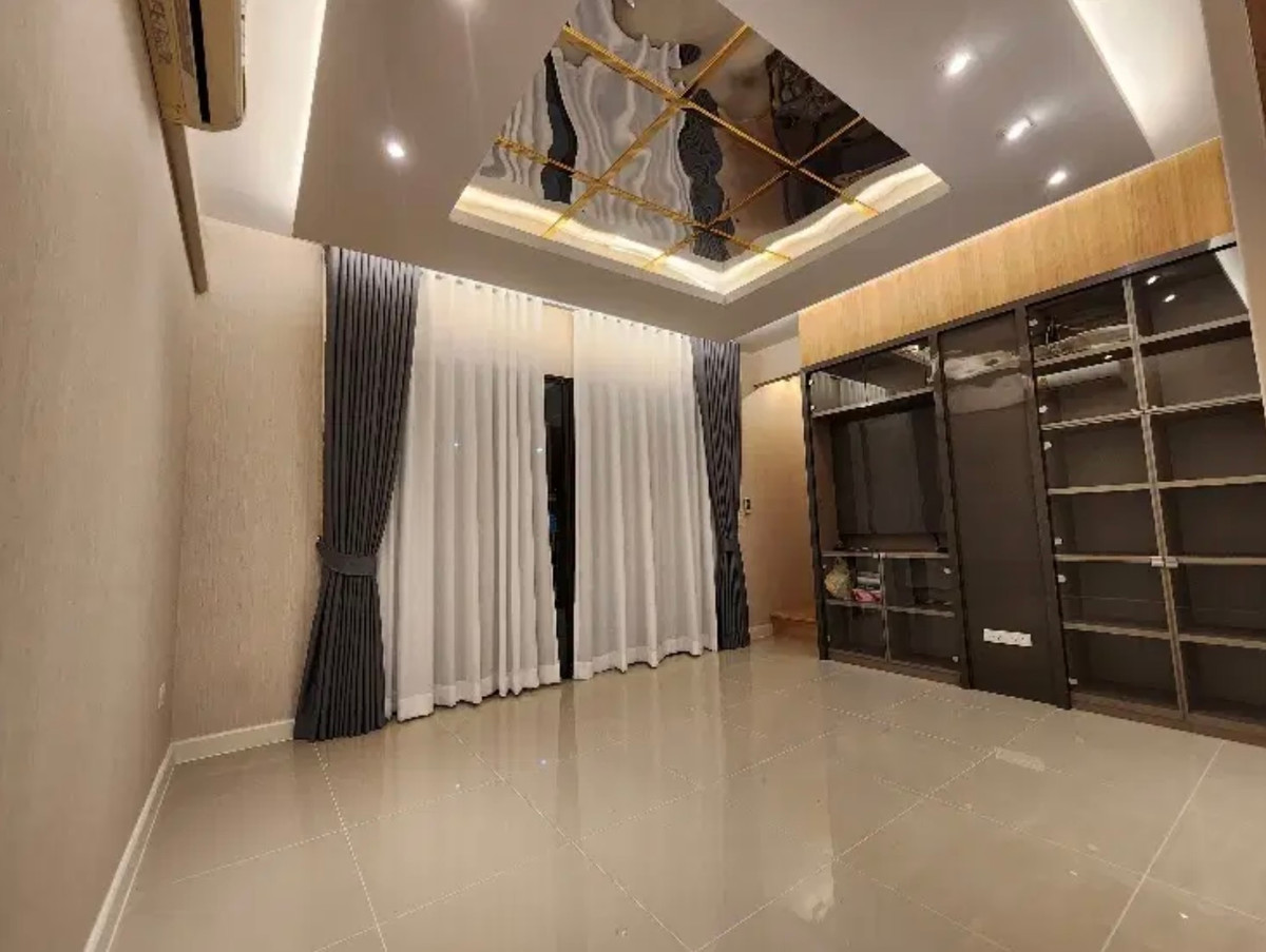 For RentTownhomeSamut Prakan,Samrong : Townhome for rent, 3 floors, Flex Bangna Village, beautiful, good location, near Mega Bangna Shopping Center. If interested, contact Line @841qqlnr