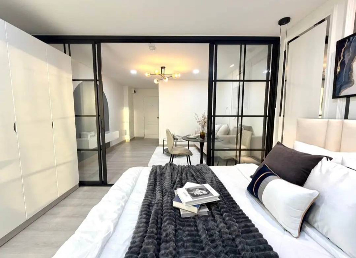 ขายคอนโด : แต่งสวย รีโนเวทพร้อมอยู่ ราคาดีสุด🎉 เดินไปmrt.รัชดาได้เลย