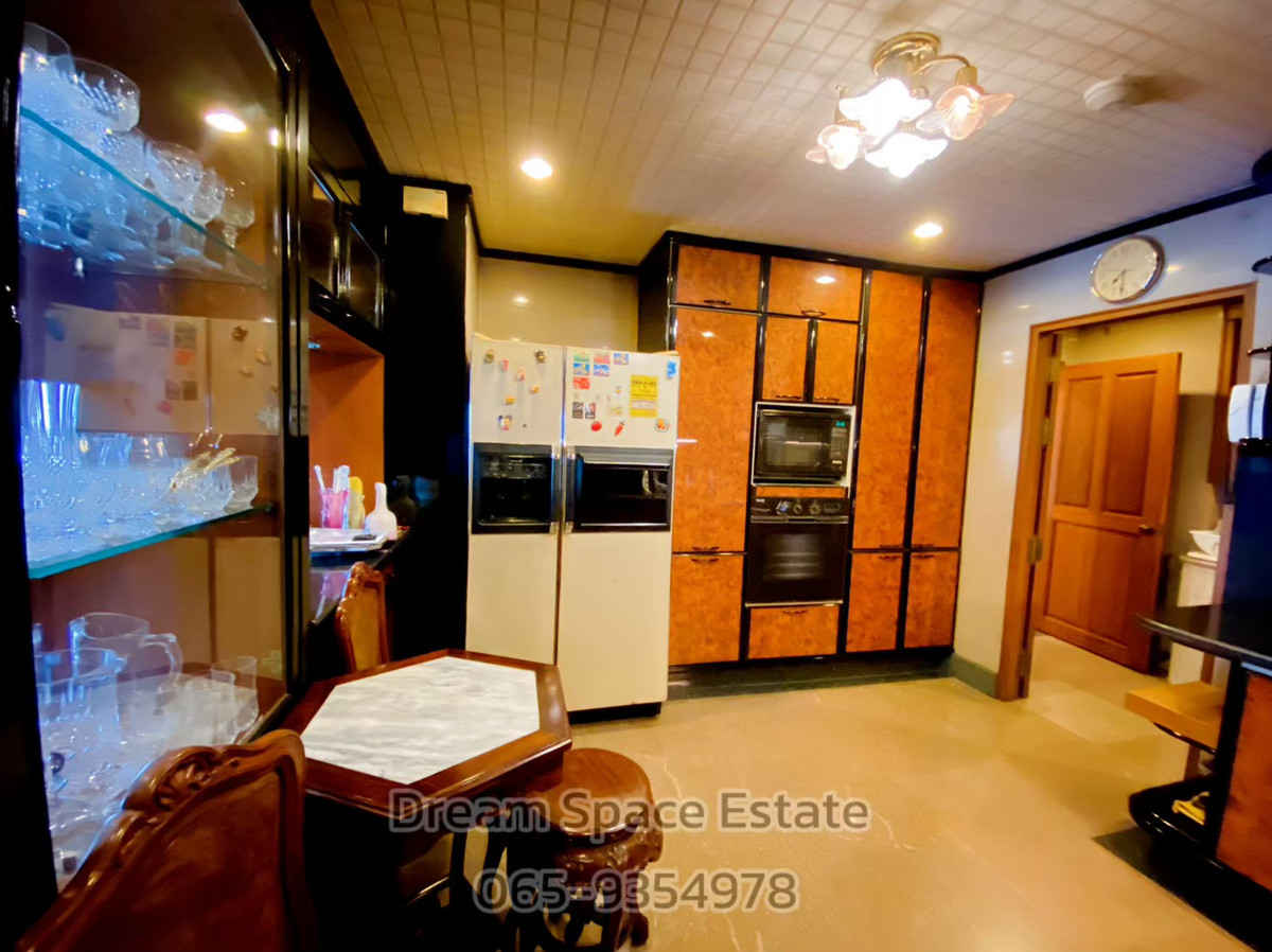 ขายคอนโดปิ่นเกล้า จรัญสนิทวงศ์ : 🌊 ขายคอนโดหรู Bangkok River Marina 300.24 ตร.ม. ริมเจ้าพระยา — Rare Deal ที่หาไม่ได้บ่อย!