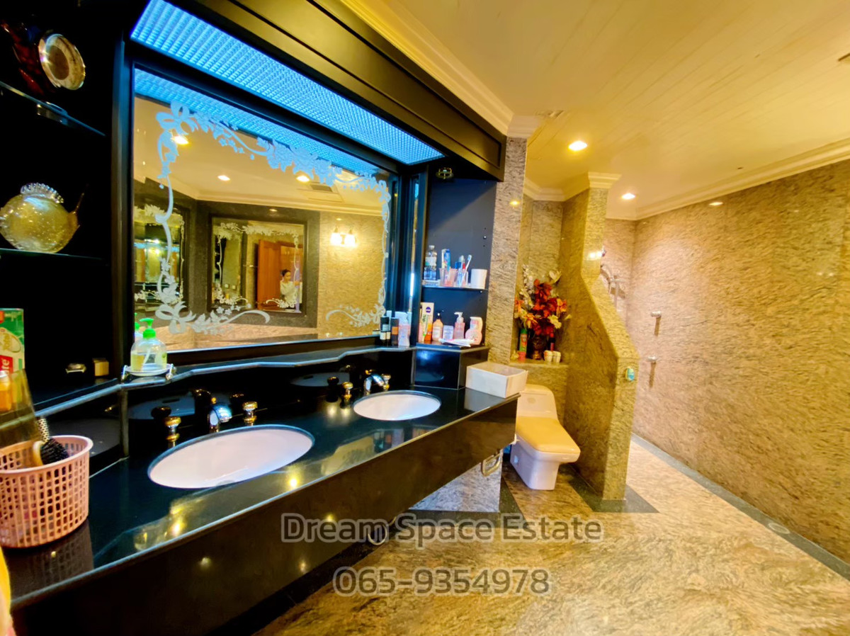 ขายคอนโดปิ่นเกล้า จรัญสนิทวงศ์ : 🌊 ขายคอนโดหรู Bangkok River Marina 300.24 ตร.ม. ริมเจ้าพระยา — Rare Deal ที่หาไม่ได้บ่อย!