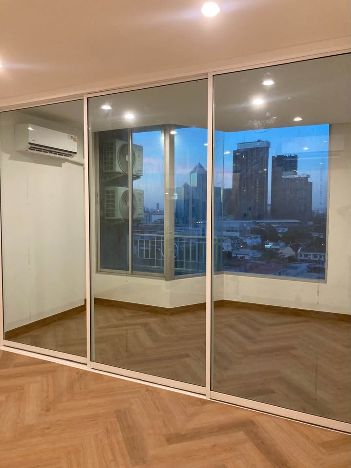 ขายคอนโดเกษตรศาสตร์ รัชโยธิน : ขาย รหัส PP483 คอนโด La Maison พหลโยธิน 24