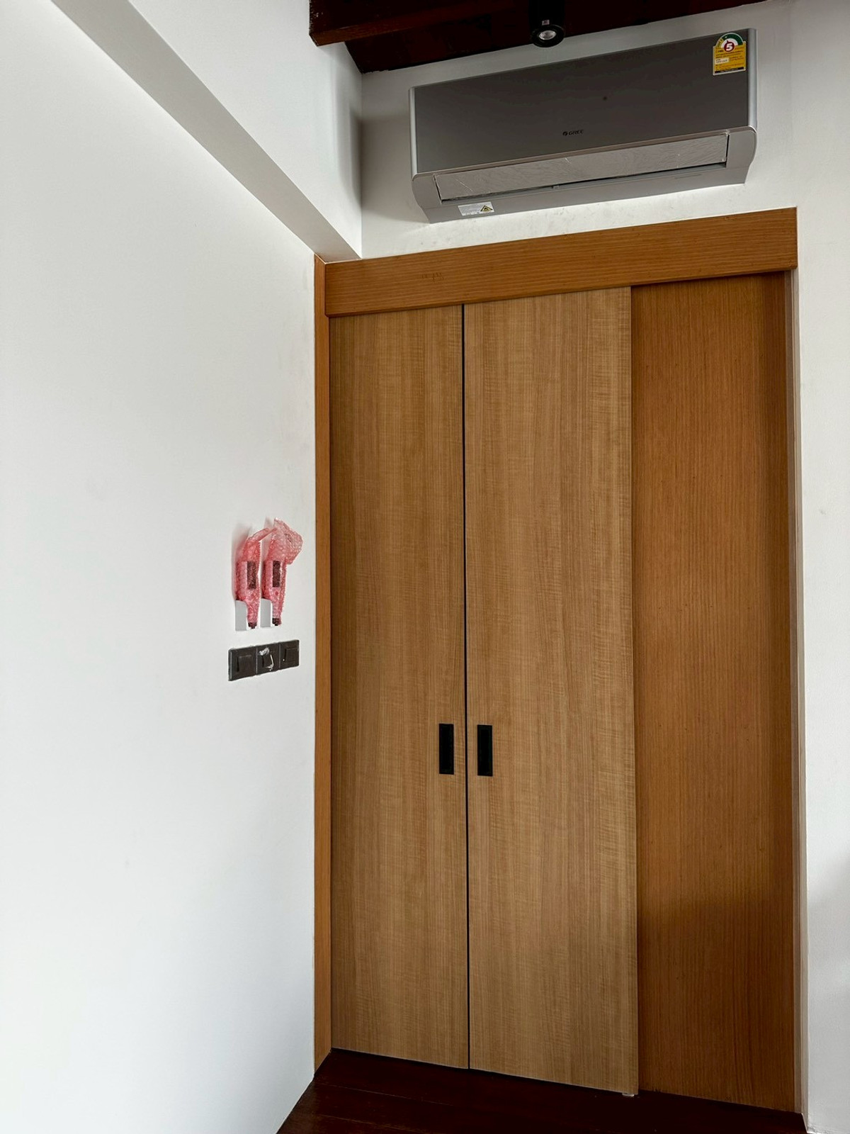 ให้เช่าทาวน์โฮมพระราม 9 เพชรบุรีตัดใหม่ RCA : ให้เช่าทาวน์โฮม ใกล้ เดอะไนน์ เซ็นเตอร์ พระราม 9 เพียง 3 นาที