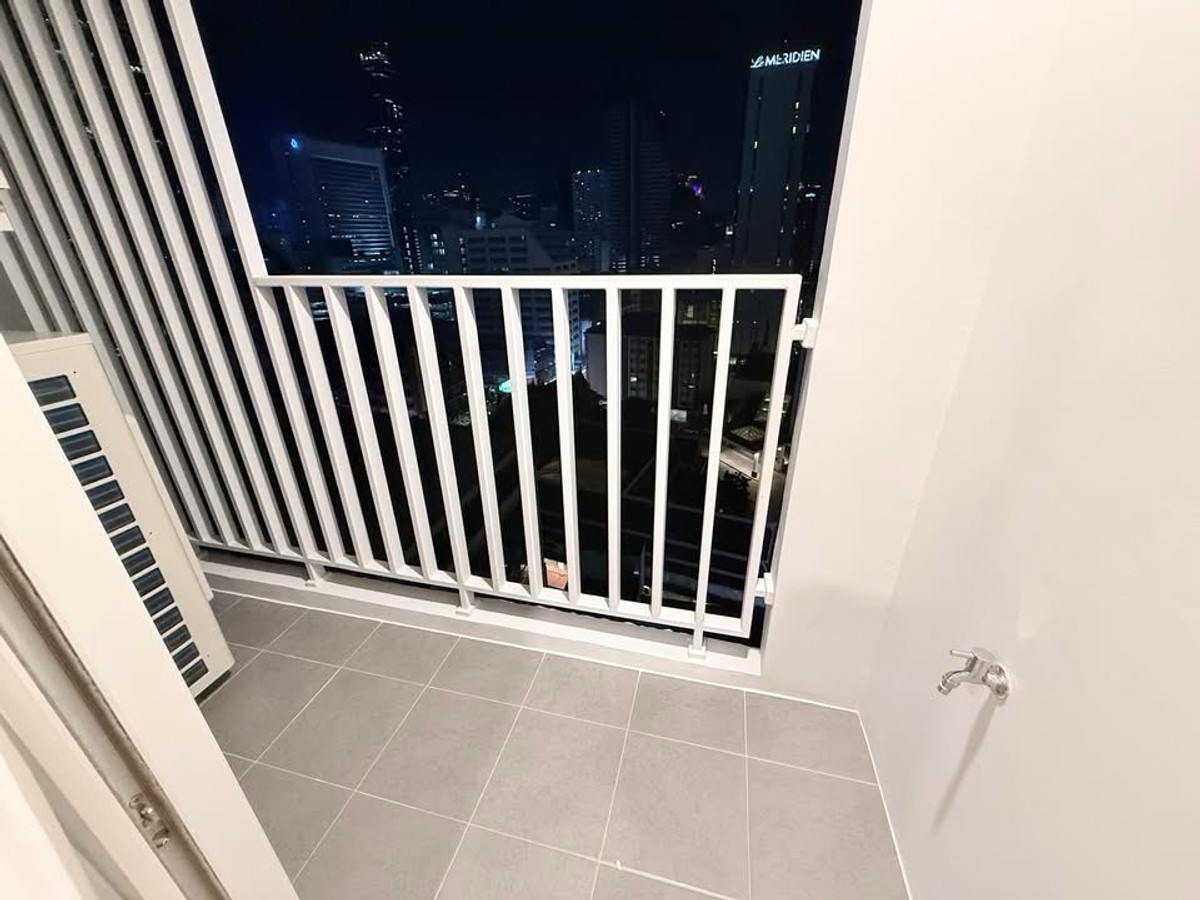 ให้เช่าคอนโดสยาม จุฬา สามย่าน : ห้องไซส์ใหญ่พิเศษ❗️42ตรม. มีโต๊ะทำงานขนาดใหญ่ พร้อมอยู่วันนี้