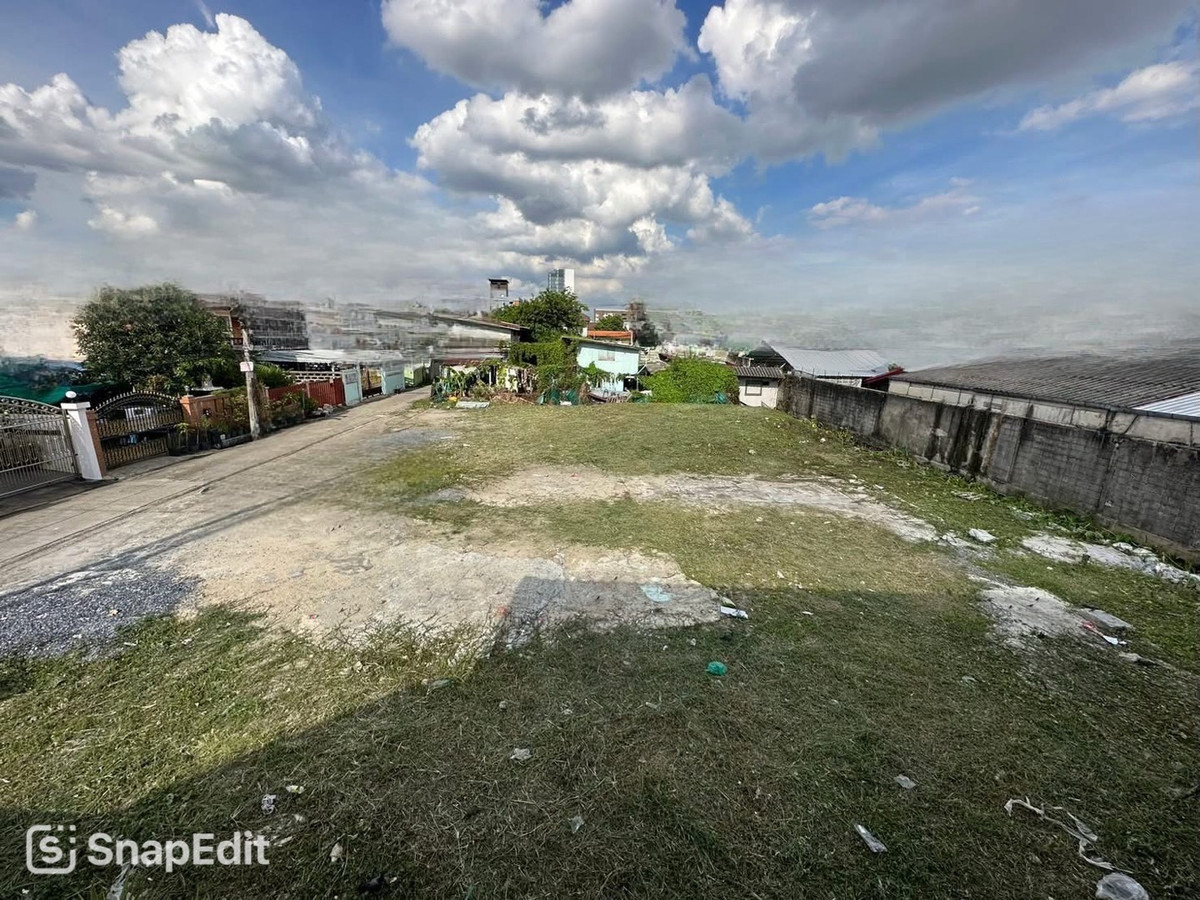 ขายที่ดินโชคชัย4 ลาดพร้าว71 : 📢👇 ที่ดินแปลงใหญ่ หายาก! 
ย่านลาดพร้าว 🟡 ผังสีเหลือง ย.4 — เหมาะสำหรับพัฒนาโครงการแนวราบหรือแนวสูง ทั้งบ้านพักอาศัยและอาคารตามกฎหมายกำหนด