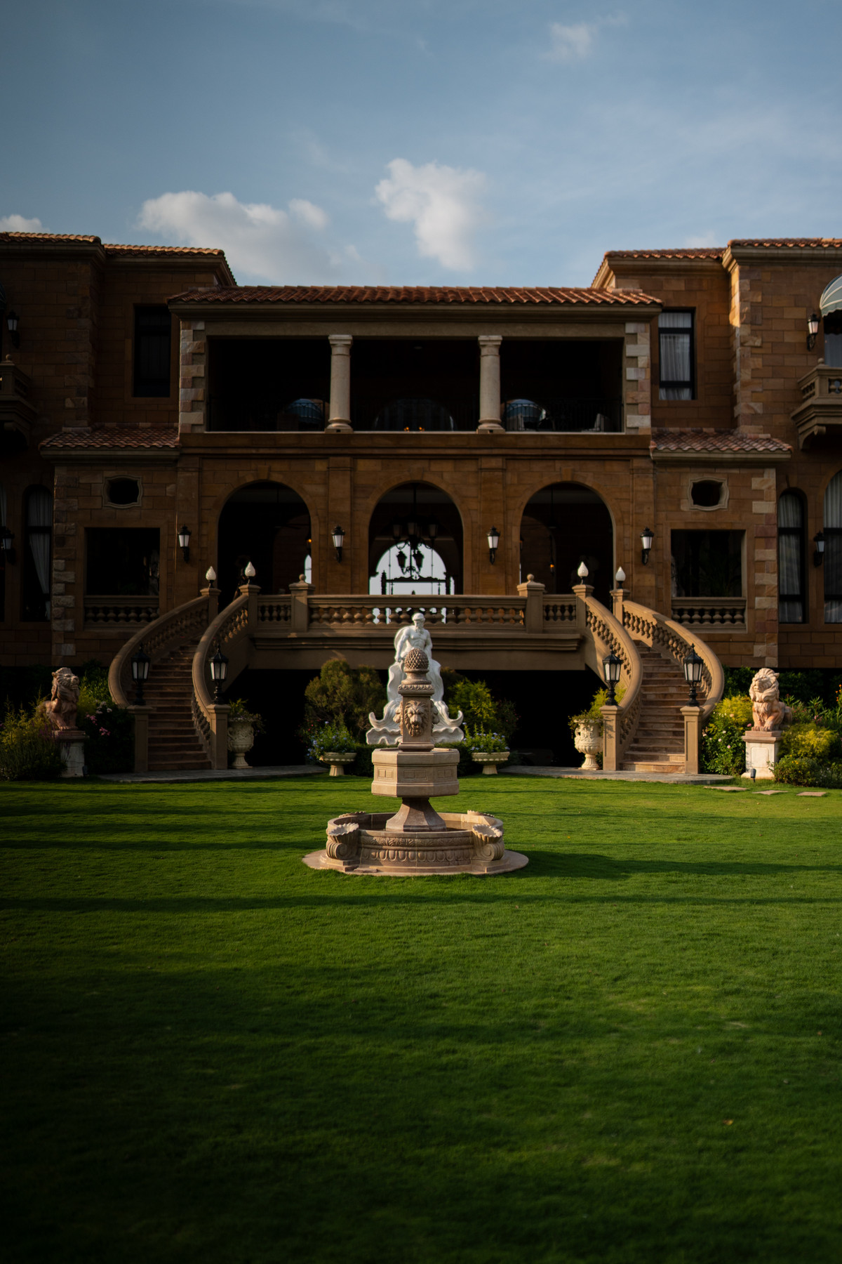 For SaleHousePak Chong KhaoYai : The Art of Living – Toscana Valley Khaoyai, an Ultra Luxury mansion designed to be more than a “home”, this is a work of art that you can actually live in, on an area of ​​826 sq m and a usable area of ​​over 2,000 sq m in Italian–Tuscany style.