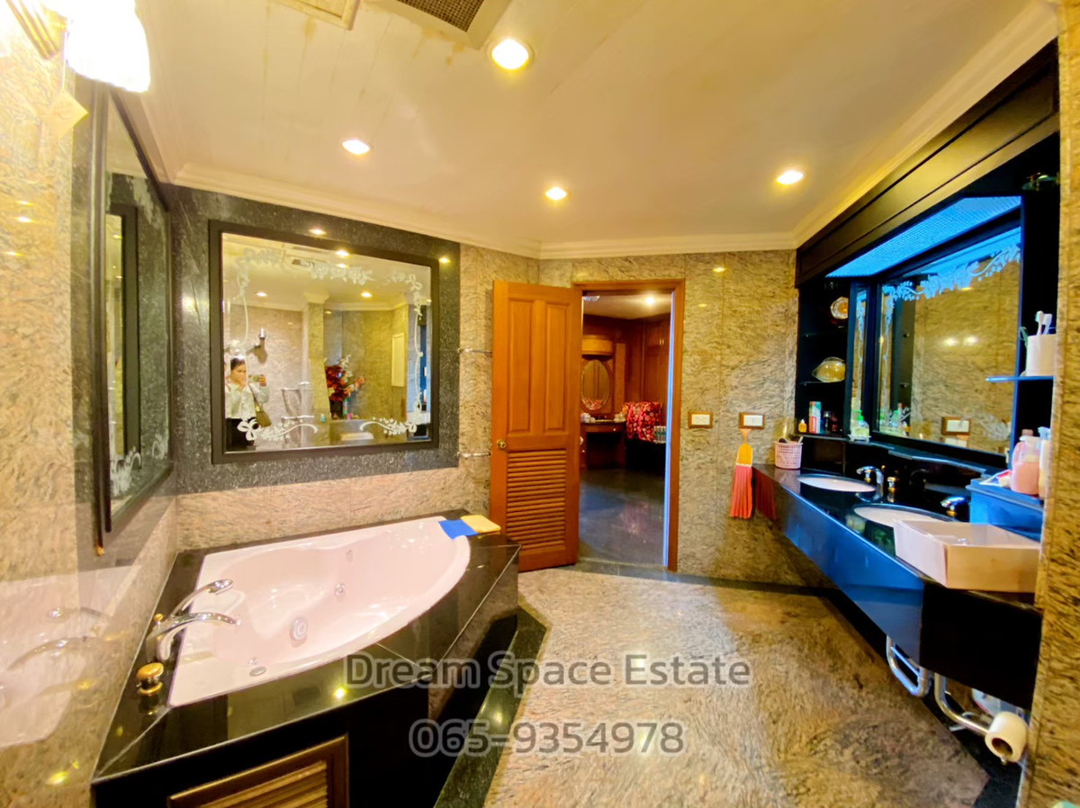 ขายคอนโดปิ่นเกล้า จรัญสนิทวงศ์ : 🌊 ขายคอนโดหรู Bangkok River Marina 300.24 ตร.ม. ริมเจ้าพระยา — Rare Deal ที่หาไม่ได้บ่อย!