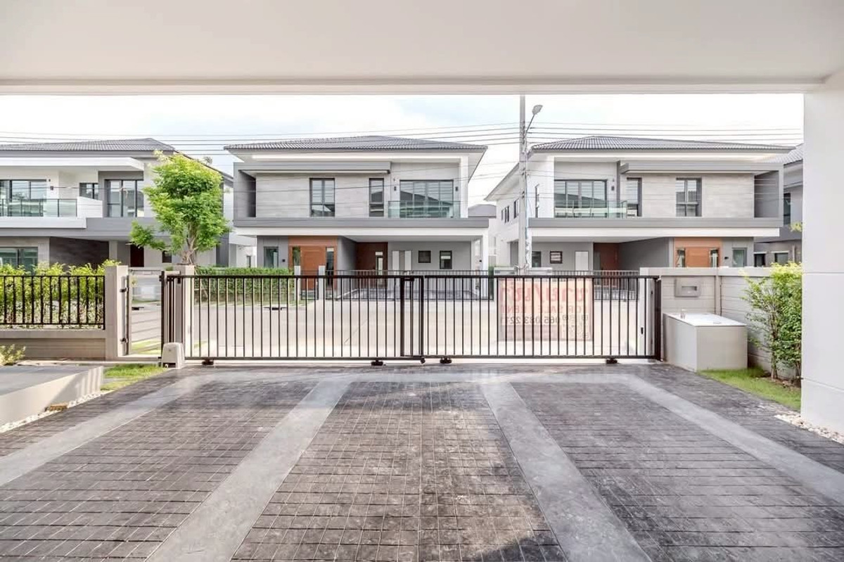 For RentHouseBangna, Bearing, Lasalle : SH87 House for rent The City Bangna near Mega Bangna