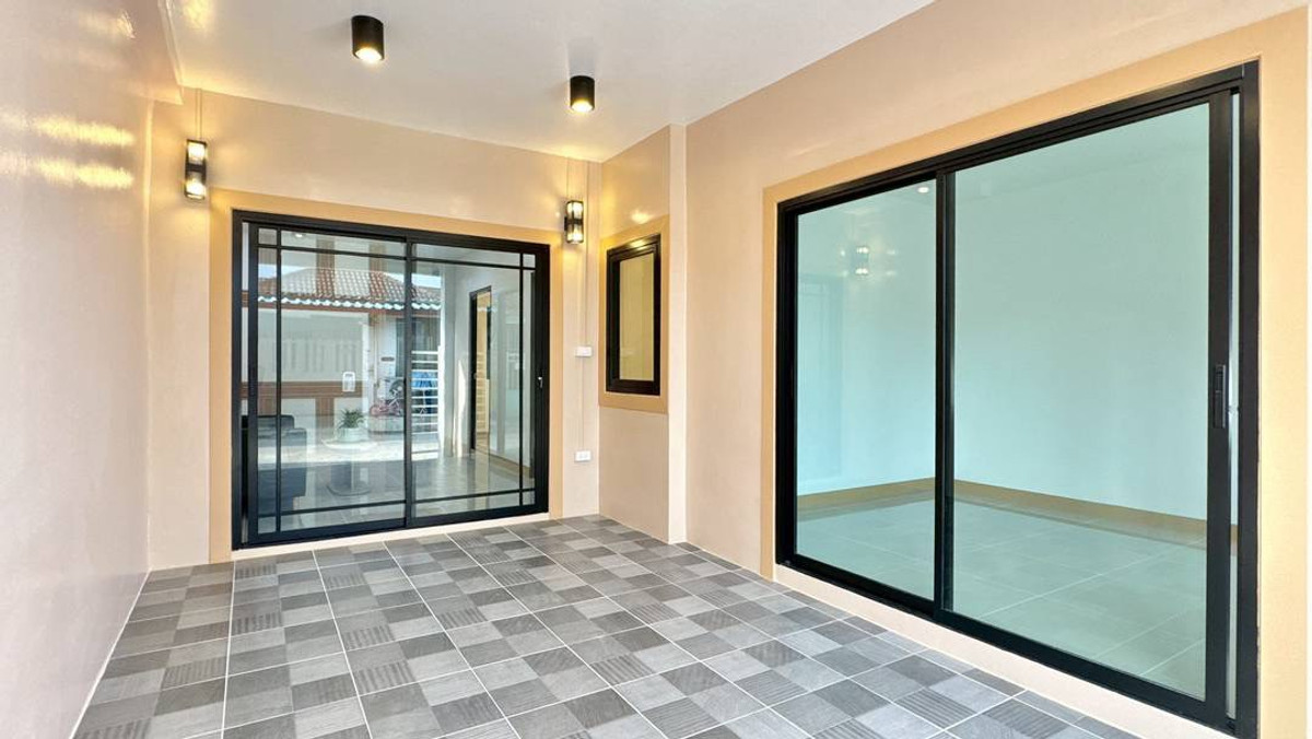 For SaleTownhomeNonthaburi, Bang Yai, Bangbuathong : Free transfer! One-story townhouse, Pruksa 3, Wat Lat Pla Duk | 3 bedrooms, newly decorated, van passing by | 1.35 million baht.