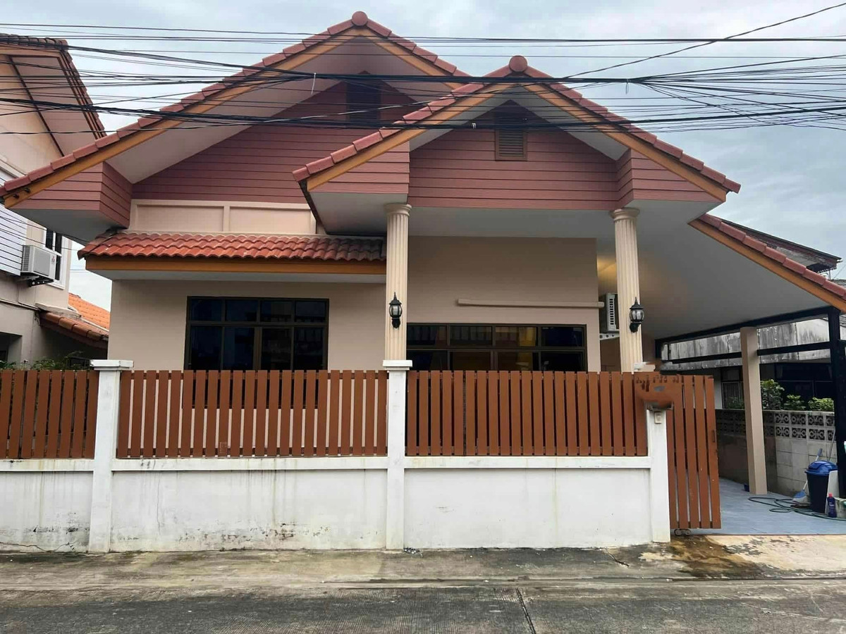 For RentHouseKaset Nawamin,Ladplakao : Single house for rent, Soi Nawamin, one floor.