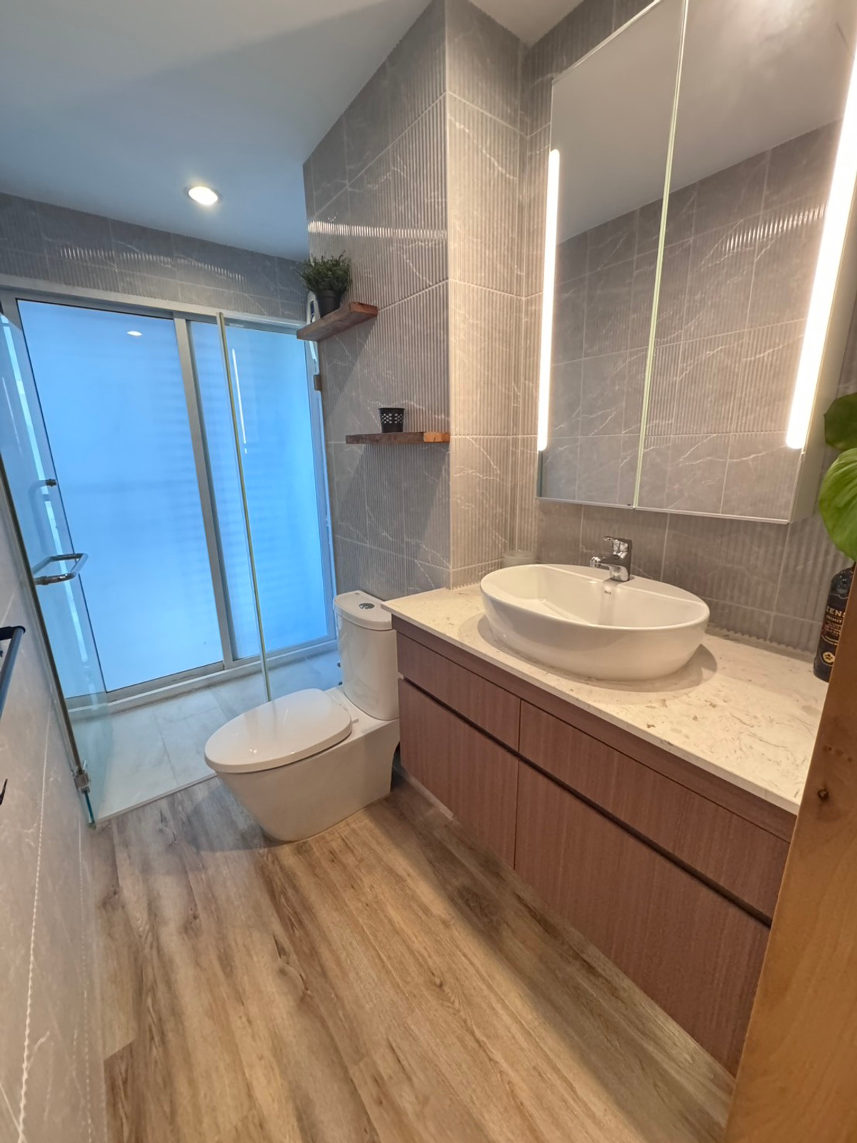 ให้เช่าคอนโดลาดพร้าว เซ็นทรัลลาดพร้าว : Sym Vibha Ladprao Condo ห้องรีโนเวทใหม่ ใกล้ bts หมอชิดและสวนจตุจักร ว่างพร้อมให้เช่า