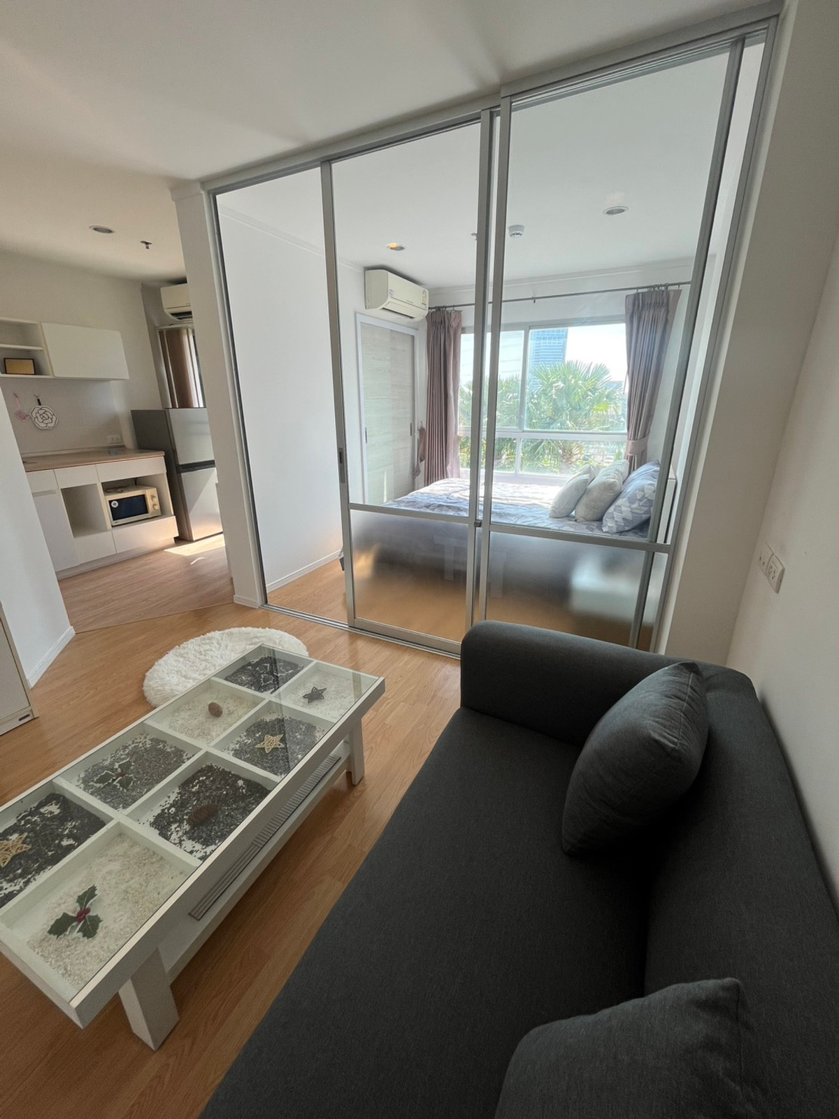 For RentCondoPattanakan, Srinakarin : Lumpini Place Srinakarin-Hua Mak Station, next to Hua Mak Station, 26 sq m., fully furnished.