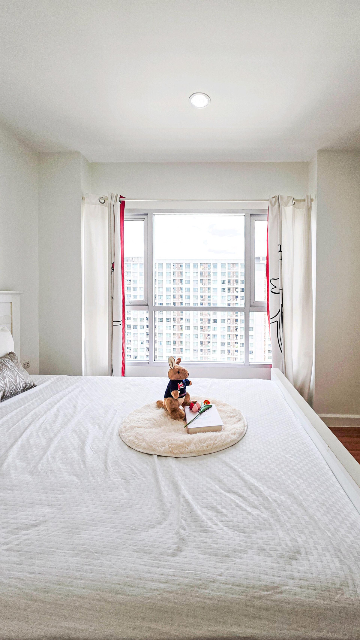 ขายคอนโดปิ่นเกล้า จรัญสนิทวงศ์ : คอนโดห้องวิวเมือง ใกล้ MRT บางยี่ขัน 1 ห้องนอน ขนาดใหญ่ 35 ตารางเมตร ราคา 1.89 ถูกสุดในย่านปิ่นเกล้า