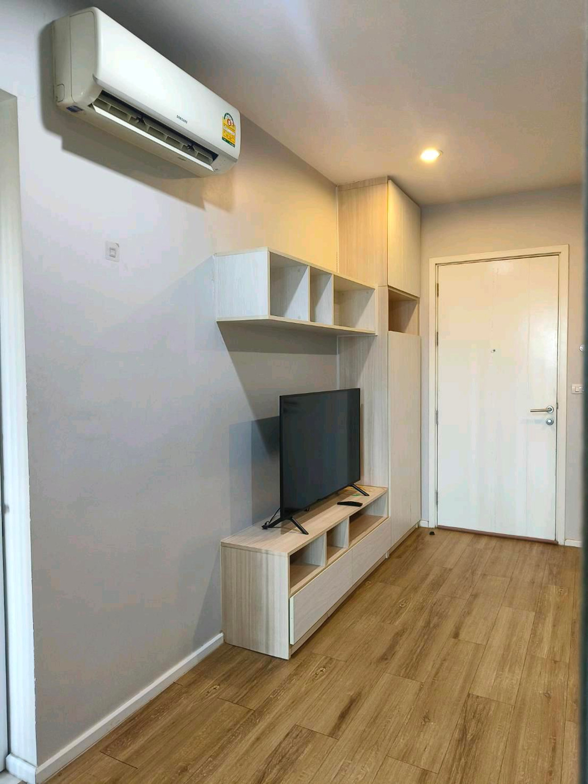 For RentCondoLadprao101, Happy Land, The Mall Bang Kapi : (For rent/For rent) Happy condo Ladprao101 zone B cannot keep pets.