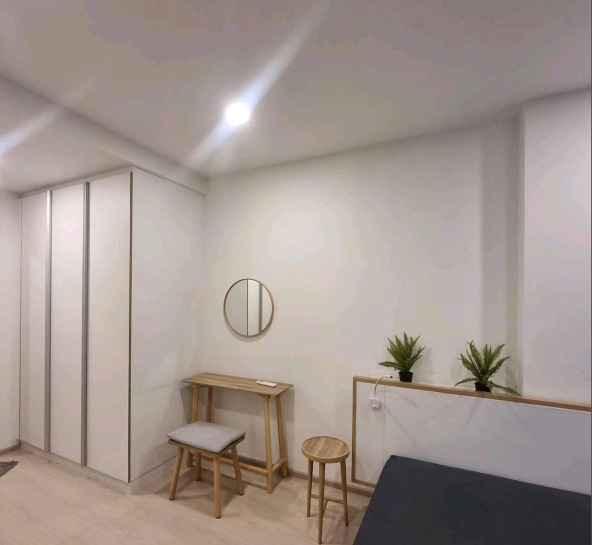 For RentCondoSukhumvit, Asoke, Thonglor : For rent: Noble Ambience Sukhumvit 42, big room, beautiful, cheap, good location, ready to move in, near BTS Ekkamai. If interested, contact Line @841qqlnr