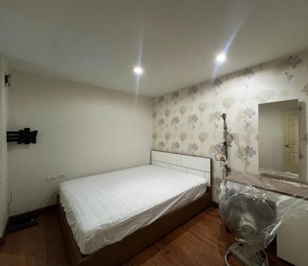 ให้เช่าคอนโดราชเทวี พญาไท : Wish@Siam 60 sq.m. 2 Bed 2 Bath 22,999 B Please add LINE ID @806qphgn o8415o5483