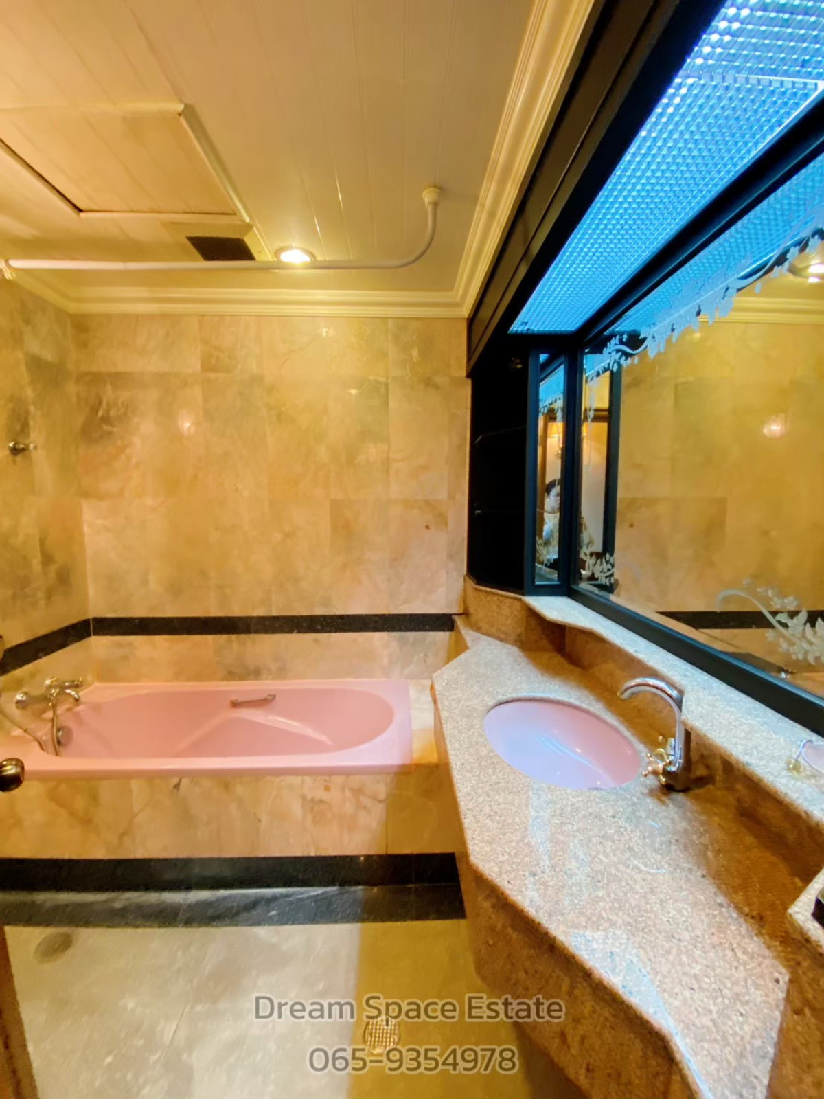 ขายคอนโดปิ่นเกล้า จรัญสนิทวงศ์ : 🌊 ขายคอนโดหรู Bangkok River Marina 300.24 ตร.ม. ริมเจ้าพระยา — Rare Deal ที่หาไม่ได้บ่อย!