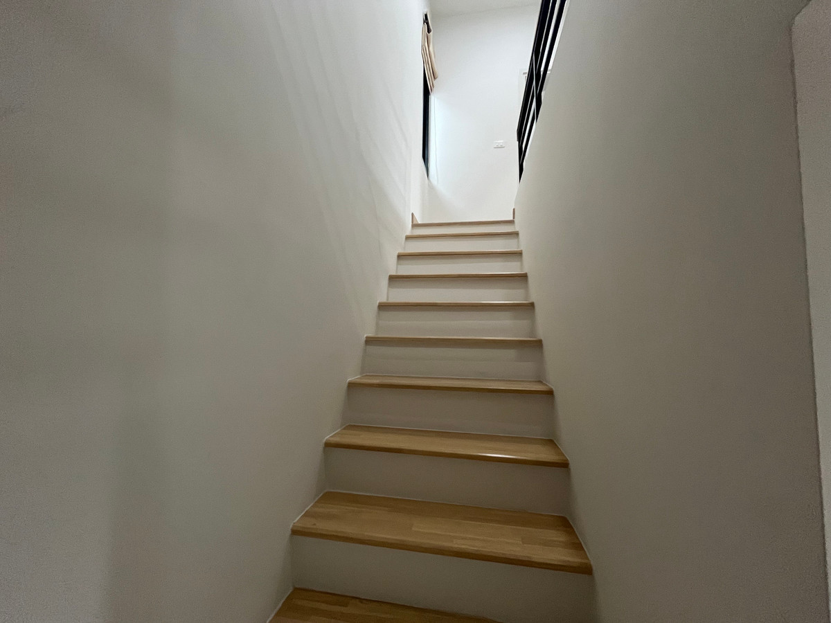 For SaleHousePathum Thani,Rangsit, Thammasat : Urgent sale 🏡 2-story semi-detached house for sale, ready to move in, The Pride Village, Rangsit-Khlong 3, 4.29 MB ALLIN, price negotiable.