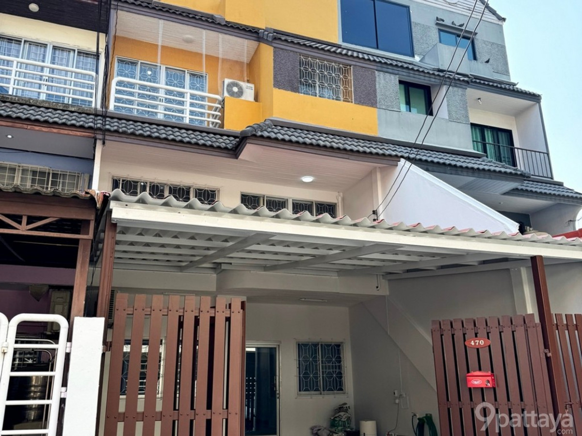 For RentTownhomePattanakan, Srinakarin : For Sale & Rent | 4-Storey Townhouse – Vorathorn Ville, Pattanakarn 44 ✨Spacious townhouse in a prime Bangkok location. Perfect for living or home office use. Usable area: 300+ sqm • 5 Bedrooms | 7 Bathrooms 