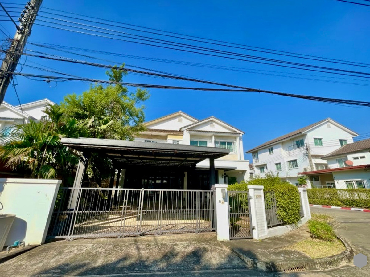 For RentHousePattanakan, Srinakarin : For Rent: Luxury 2-Storey Detached Home at Mantana Rama 9 – Srinakarin | 250+ SQ.M. Usable Area | 91.5 SQ.W. Land | Fully Furnished with Built-ins