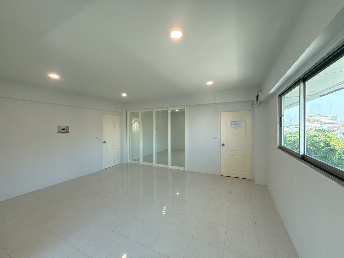 ขายคอนโดรัชดา ห้วยขวาง : ‼️ขายด่วนราคาถูกมากห้องใหญ่มากก‼️ J.W.Place เจ ดับบลิว เพลส