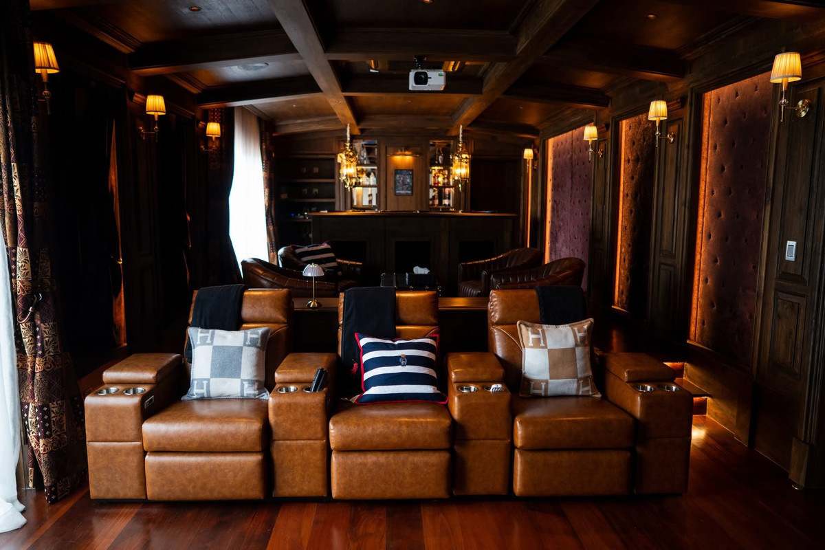 For SaleHousePak Chong KhaoYai : The Art of Living – Toscana Valley Khaoyai, an Ultra Luxury mansion designed to be more than a “home”, this is a work of art that you can actually live in, on an area of ​​826 sq m and a usable area of ​​over 2,000 sq m in Italian–Tuscany style.