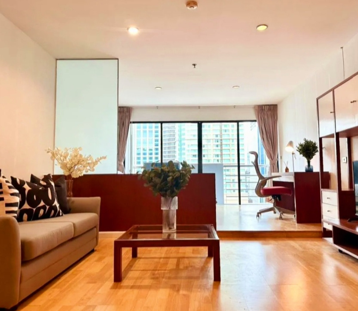 For RentCondoWitthayu, Chidlom, Langsuan, Ploenchit : The Grand Regent for rent