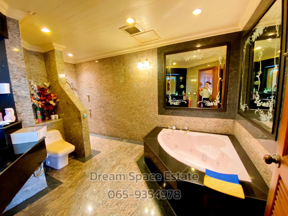 ขายคอนโดปิ่นเกล้า จรัญสนิทวงศ์ : 🌊 ขายคอนโดหรู Bangkok River Marina 300.24 ตร.ม. ริมเจ้าพระยา — Rare Deal ที่หาไม่ได้บ่อย!