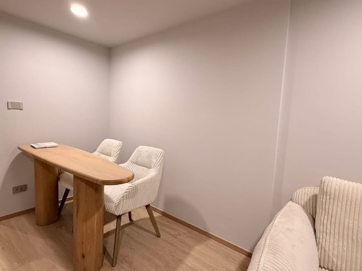 ให้เช่าคอนโดสยาม จุฬา สามย่าน : ห้องไซส์ใหญ่พิเศษ❗️42ตรม. มีโต๊ะทำงานขนาดใหญ่ พร้อมอยู่วันนี้