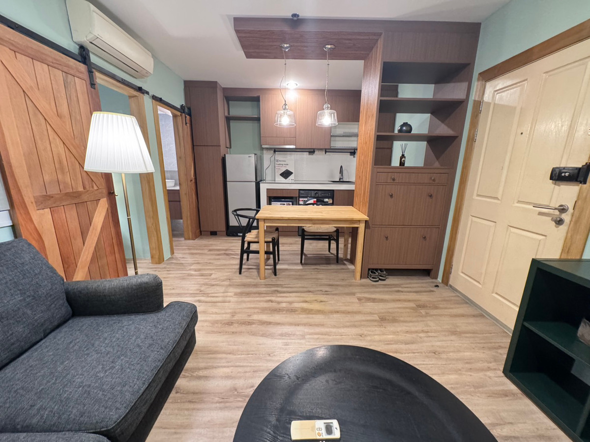 ให้เช่าคอนโดลาดพร้าว เซ็นทรัลลาดพร้าว : Sym Vibha Ladprao Condo ห้องรีโนเวทใหม่ ใกล้ bts หมอชิดและสวนจตุจักร ว่างพร้อมให้เช่า