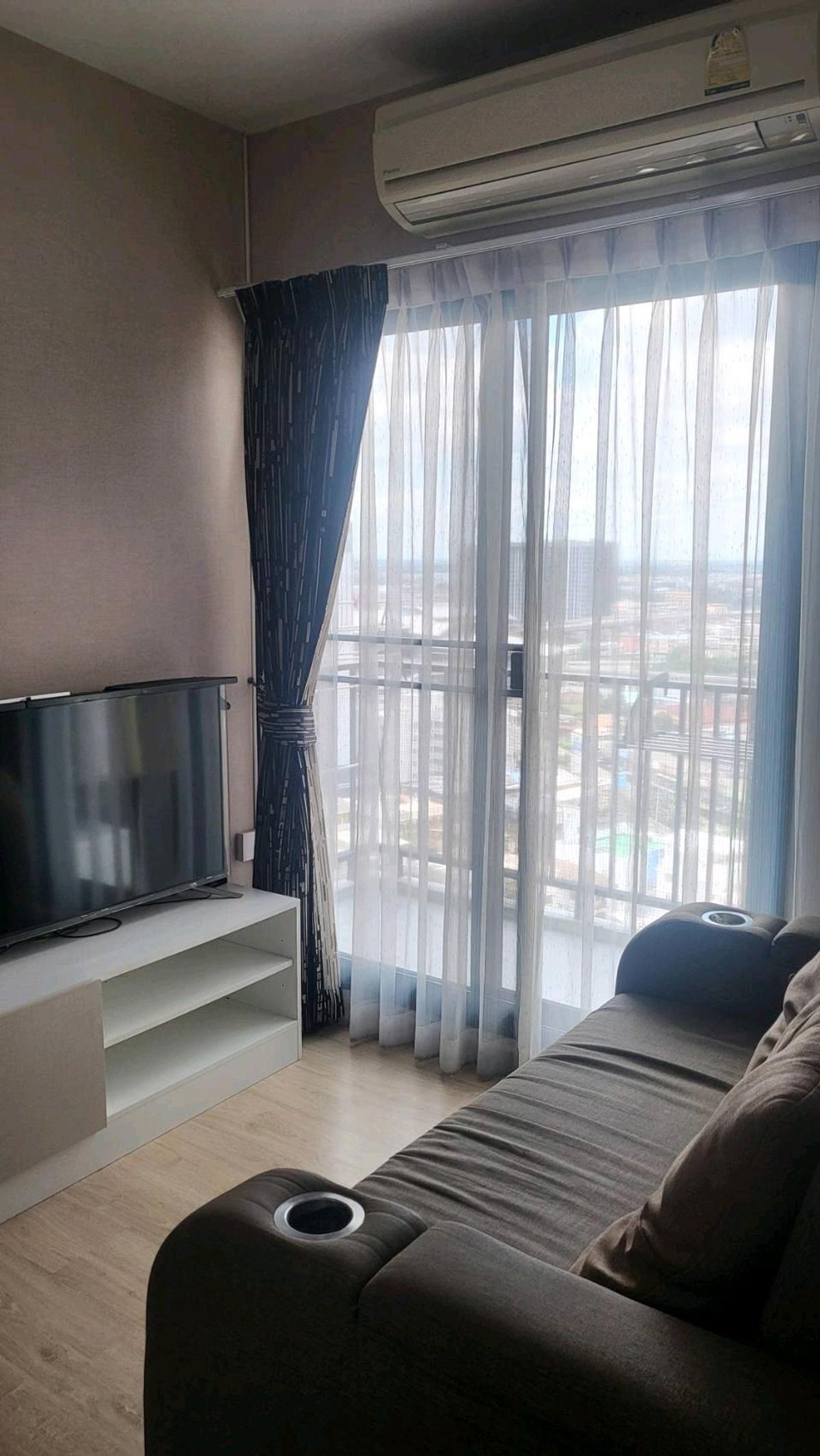 For SaleCondoThaphra, Talat Phlu, Wutthakat : The Parkland Phetkasem Thapra【𝐒𝐄𝐋𝐋 & 𝐑𝐄𝐍𝐓】🔥Cream tones, earth tones, clean, simple but look expensive with furniture details🔥 Contact Line ID: @hacondo