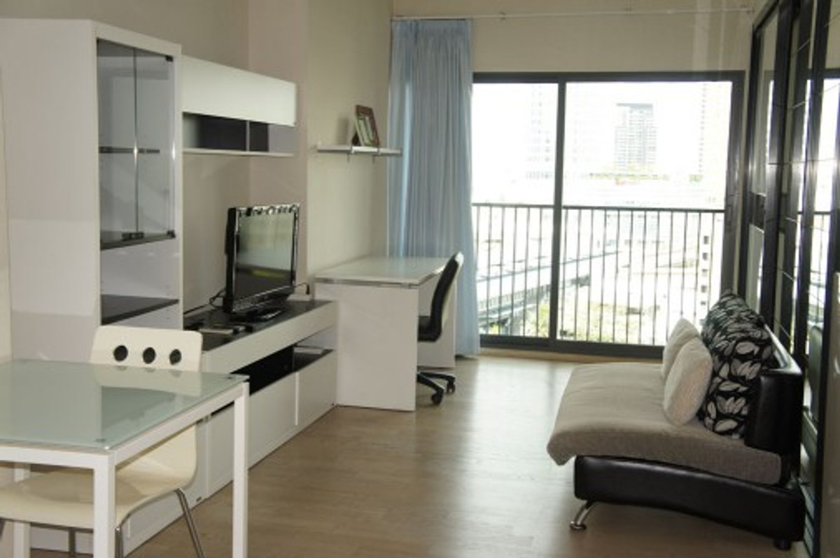 For RentCondoSukhumvit, Asoke, Thonglor : Low floor 1 bed 1 bath 44 sqm condo at Noble Remix for rent 25,000THB per month, Sukhumvit soi 36, Thonglor BTS