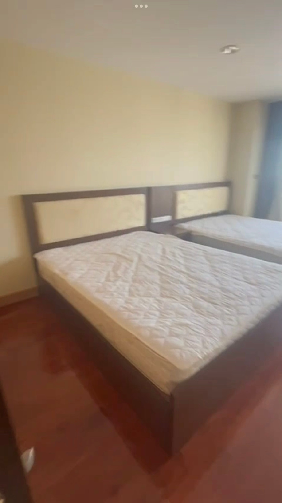 For RentCondoSilom, Saladaeng, Bangrak : State Tower for rent, big room, beautiful, cheap, very good location, ready to move in, near Assumption College, Bangrak. Interested, contact Line @841qqlnr