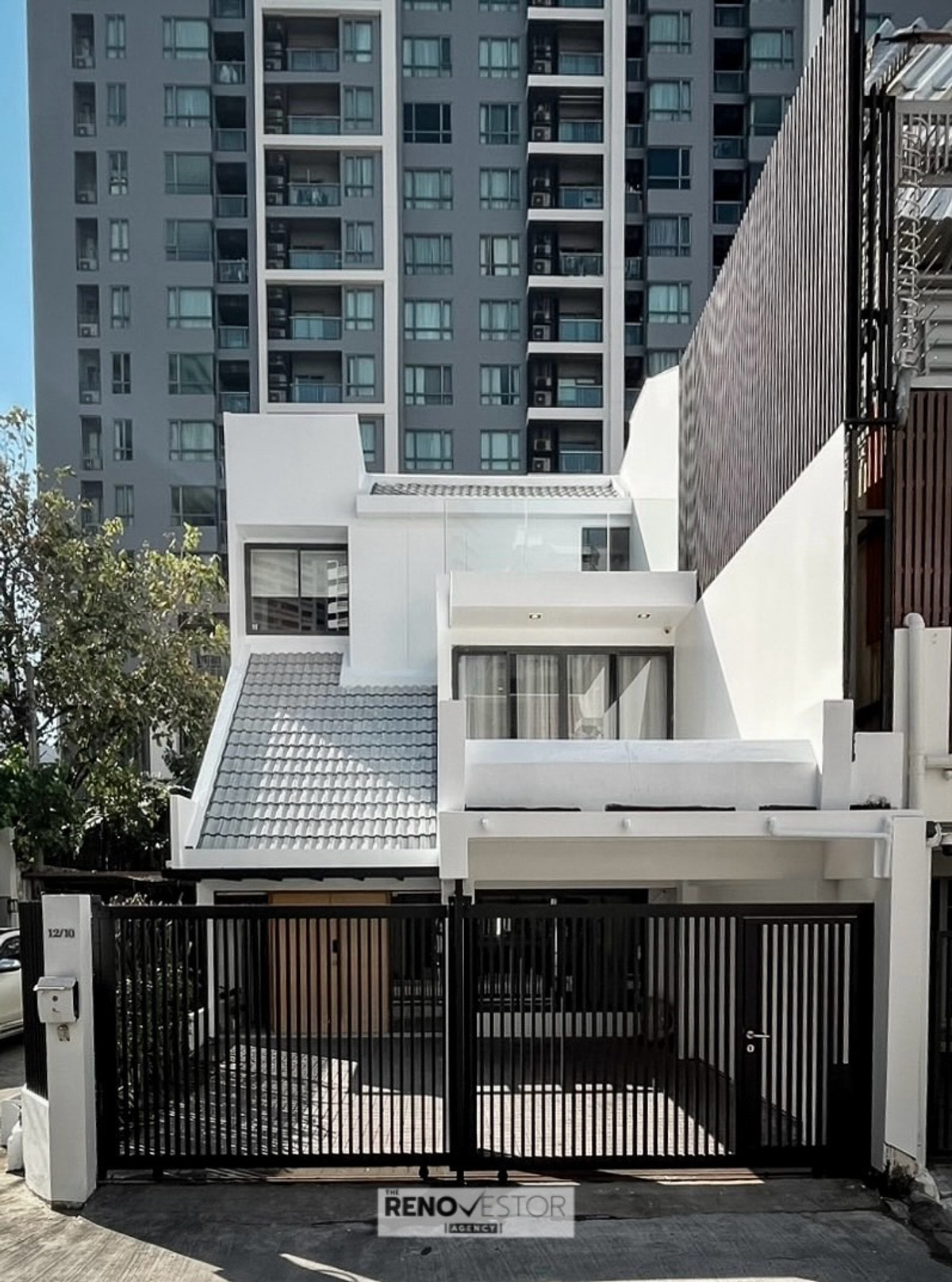 For RentTownhomeSukhumvit, Asoke, Thonglor : 🔥 Urgent, Townhome for rent, Sukhumvit 49, just 5 minutes from Emquertier🔥