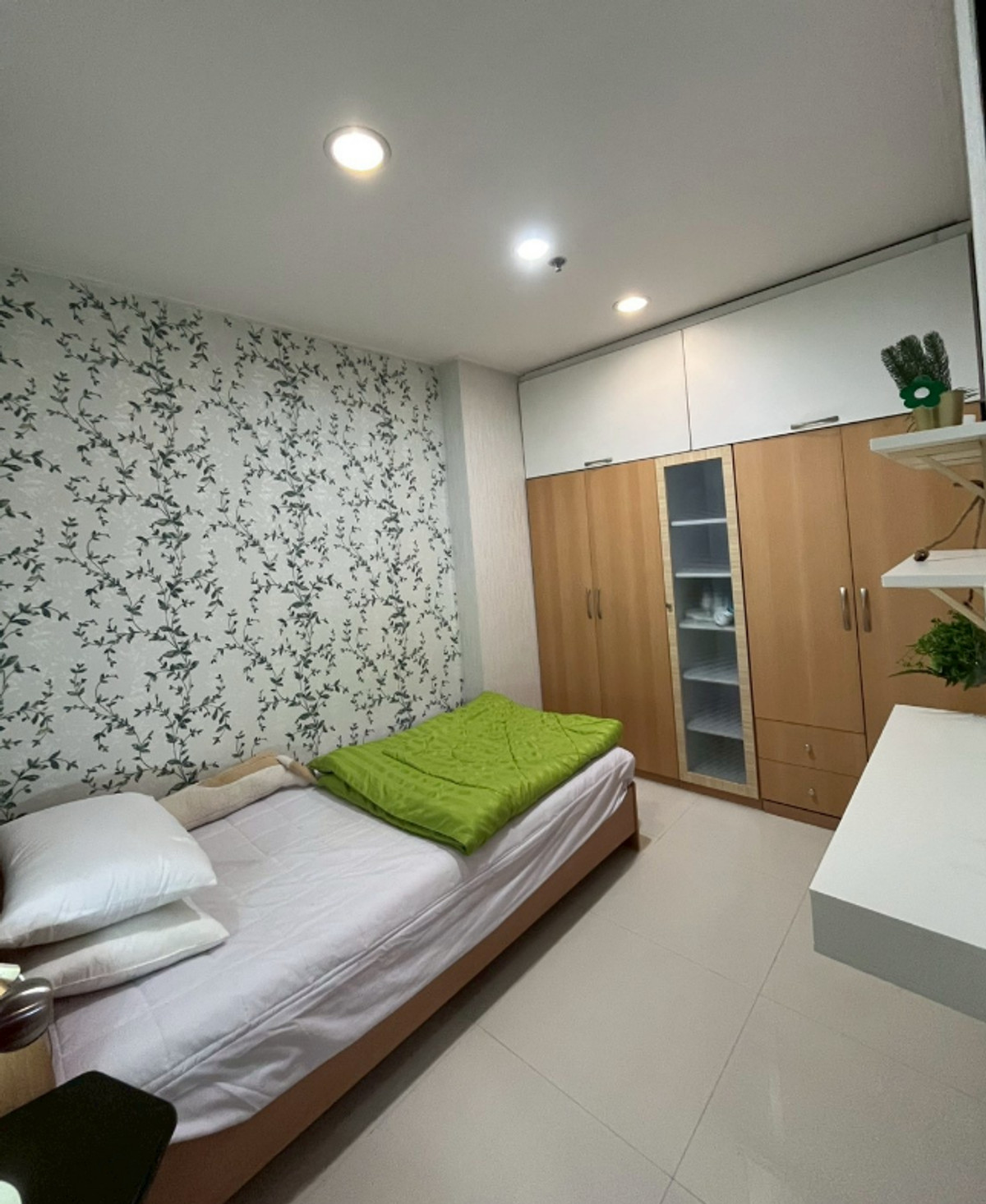 ให้เช่าคอนโดราชเทวี พญาไท : Phayathai Place 60 sq.m. 2 Bed 2 Bath 23,000 B Code: L20116 Please add LINE ID @806qphgn o8415o5483