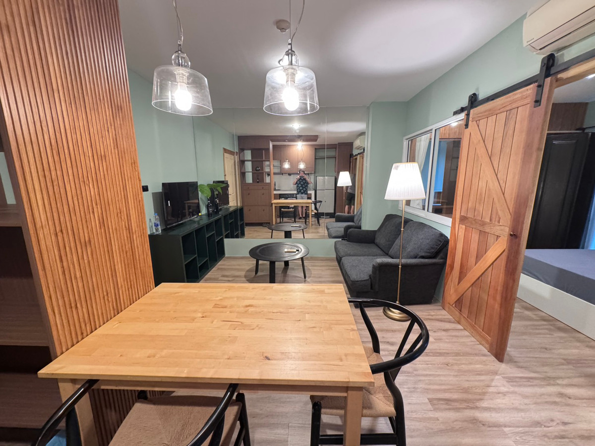 ให้เช่าคอนโดลาดพร้าว เซ็นทรัลลาดพร้าว : Sym Vibha Ladprao Condo ห้องรีโนเวทใหม่ ใกล้ bts หมอชิดและสวนจตุจักร ว่างพร้อมให้เช่า