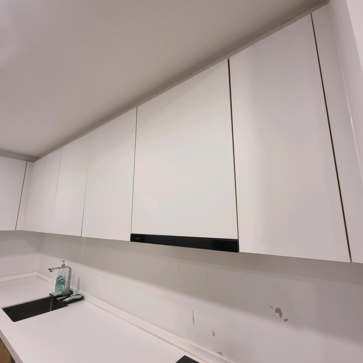 For RentCondoSukhumvit, Asoke, Thonglor : 🔥For urgent rent 🔥Noble Ambience Sukhumvit 42, beautiful room, decorated in a minimalist style, located in the heart of the city, convenient transportation, near BTS Ekkamai ❗