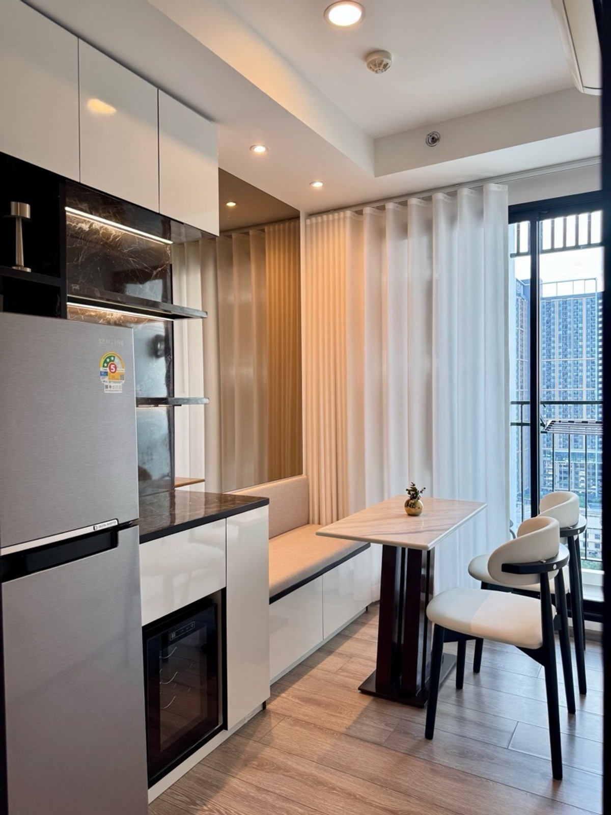 ให้เช่าคอนโดบางนา แบริ่ง ลาซาล : 🔥ให้เช่าด่วน 🔥KnightsBridge Collage Sukhumvit 107 ห้องสวย เฟอร์นิเจอร์ - เครื่องใช้ไฟฟ้าครบ พร้อมเข้าอยู่ ใกล้ BTS แบริ่ง ❗