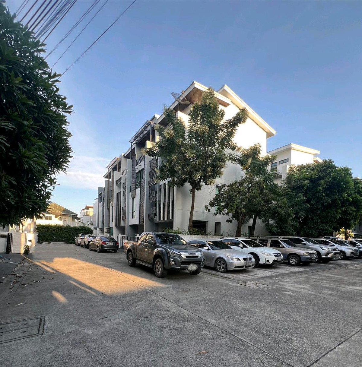 For SaleHome OfficeRama9, Petchburi, RCA : 出售家庭辦公室 4-story home office for sale, cheapest, below appraisal, Rama 9, Ramkhamhaeng 24