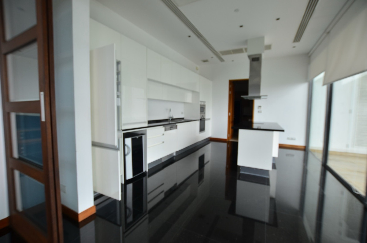 For SaleCondoSukhumvit, Asoke, Thonglor : Ultra Luxury Condo with Private Pool phrom phong area.