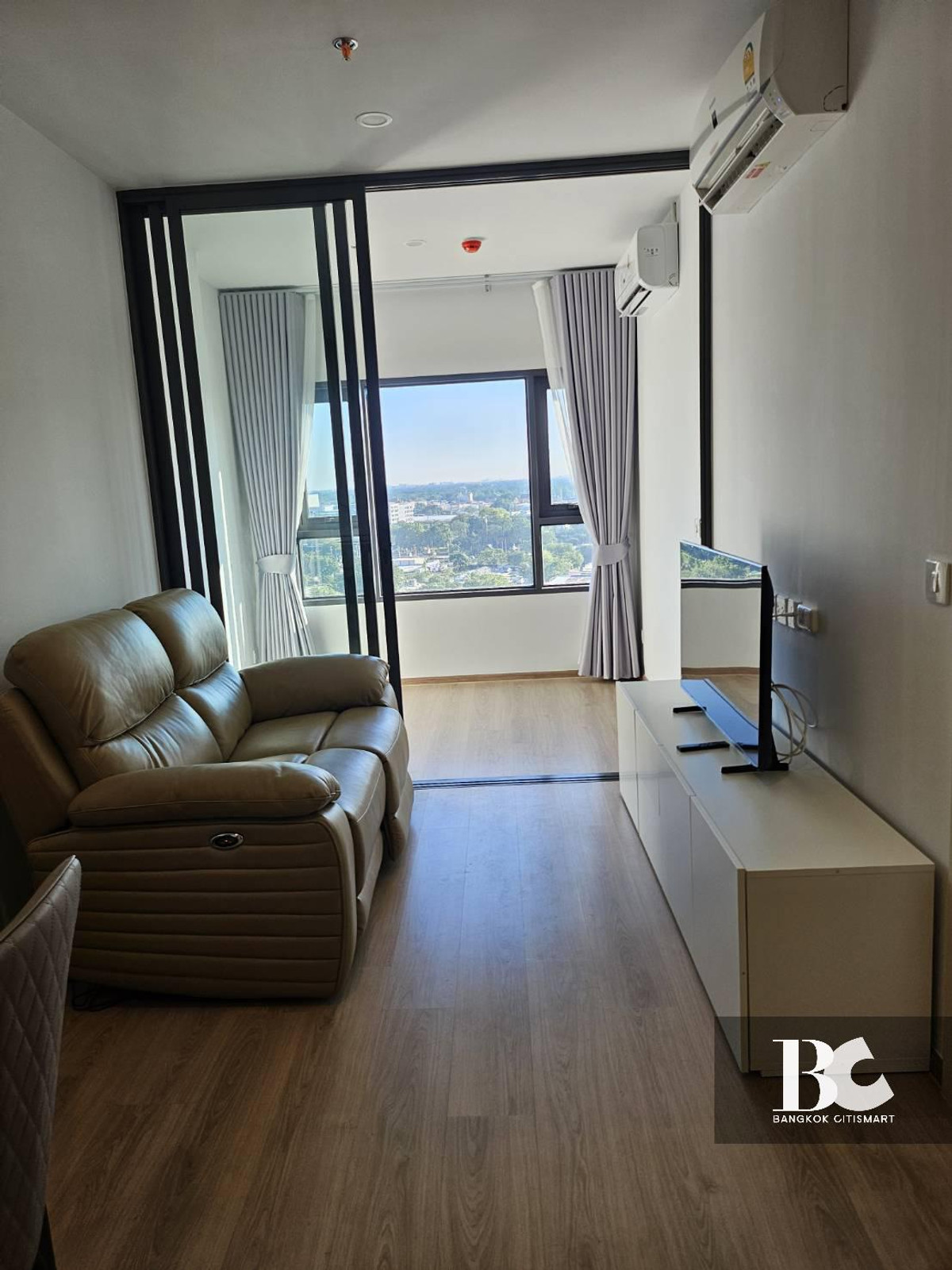 For RentCondoKhlongtoei, Kluaynamthai : For rent | Life Rama 4 – Asoke, size 35.33 sq m. | 1 bedroom, 1 bathroom | 13th floor 💰 Rent: 28,000 baht/month 📌 Unit code: C1912240013