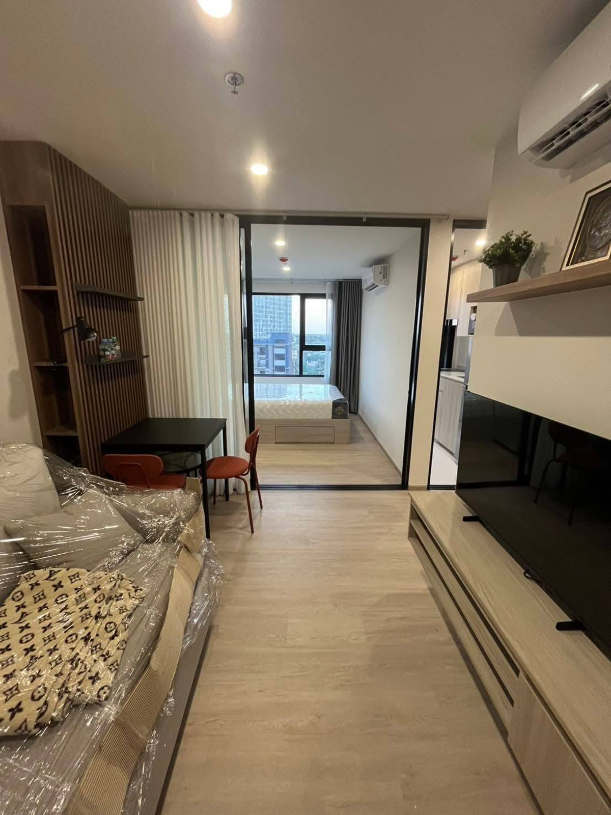 For RentCondoSamut Prakan,Samrong : For rent 📍 Origin Plug & Play E22 Station 📍 Fully furnished and equipped, near BTS Sai Luat