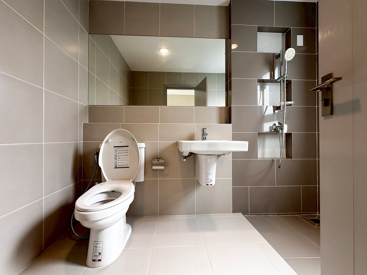 For RentHousePhutthamonthon, Salaya : Single house Pave Pinklao - Salaya / 5 bedrooms (FOR RENT), Pave Pinklao - Salaya / Detached House 5 Bedrooms (FOR RENT) BALL076