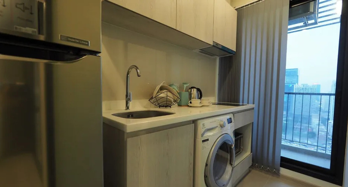 For SaleCondoRama9, Petchburi, RCA : Urgent Sale , 25th Floor One Bedroom LIFE ASOKE  