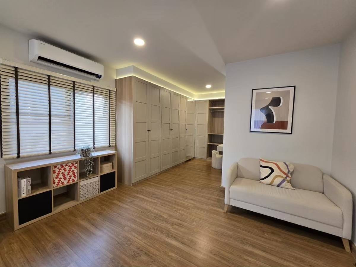 บ้านบางนา แบริ่ง ลาซาล : ให้เช่า Centro บางนา บ้านใหม่ 4 ห้องนอน ติดเมกาบางนา Fully furnished 