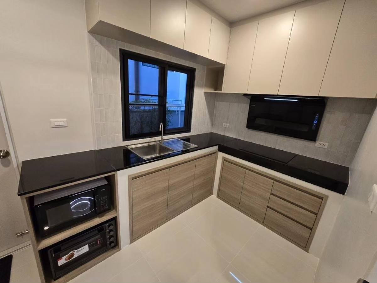 บ้านบางนา แบริ่ง ลาซาล : ให้เช่า Centro บางนา บ้านใหม่ 4 ห้องนอน ติดเมกาบางนา Fully furnished 