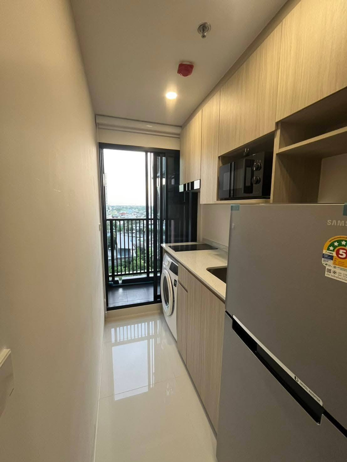 For RentCondoSamut Prakan,Samrong : For rent 📍 Origin Plug & Play E22 Station 📍 Fully furnished and equipped, near BTS Sai Luat